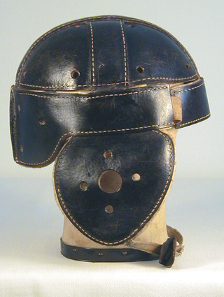 Illustration for article titled 12 Helmets from the Dark Ages of Football